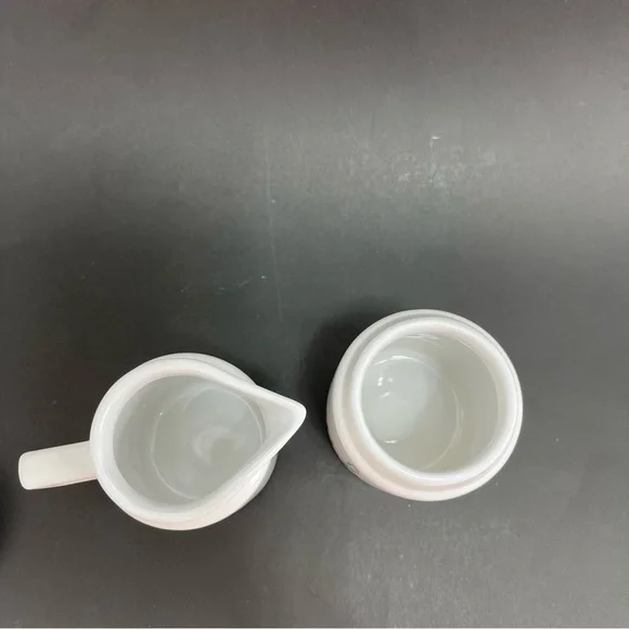 The Old Pottery Company Milk and Sugar jar - Picture 6 of 6